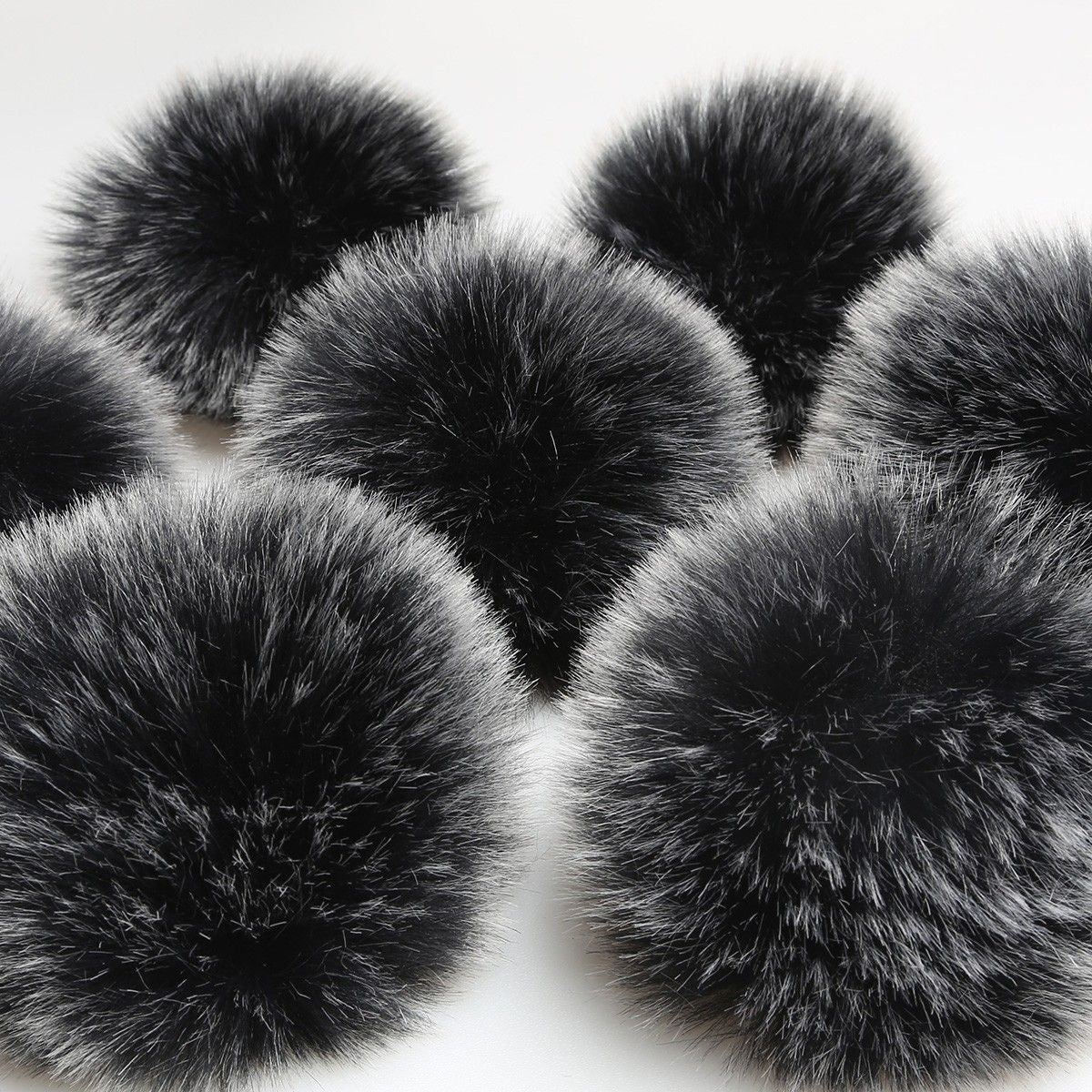 Pompon - Ciemnoszary - Image 2