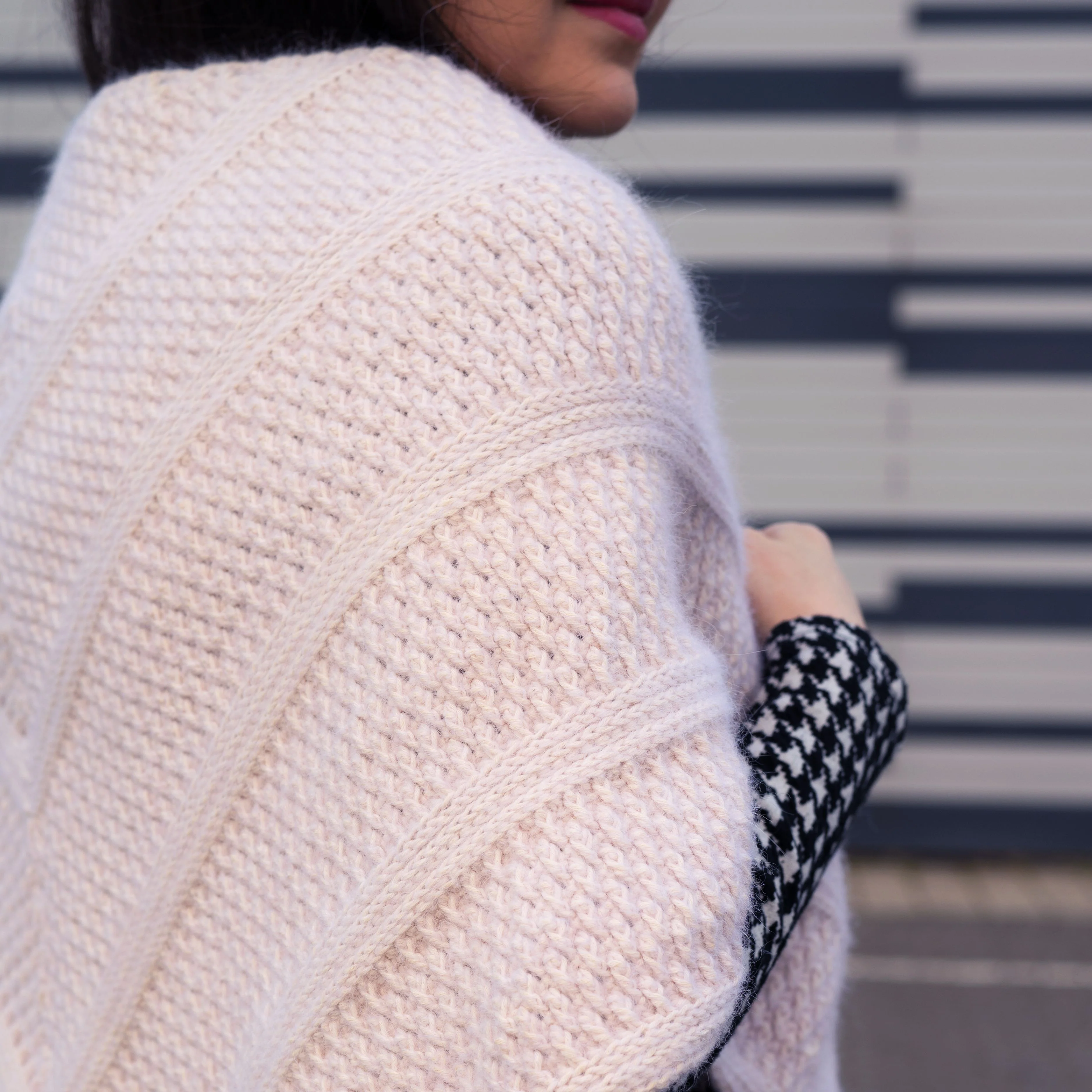 Cosmopolitan - Shawl - Image 6